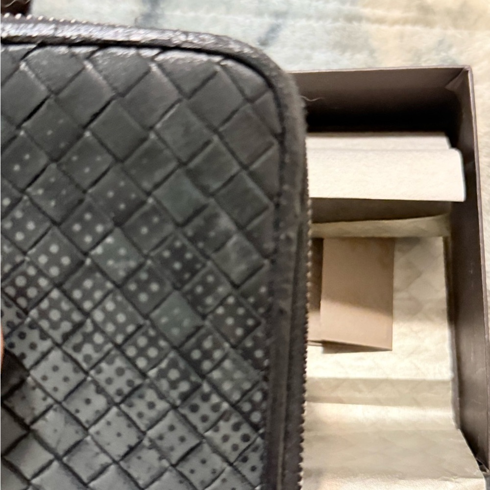 Bottega Veneta  Leather Wallet - Picture 9 of 15